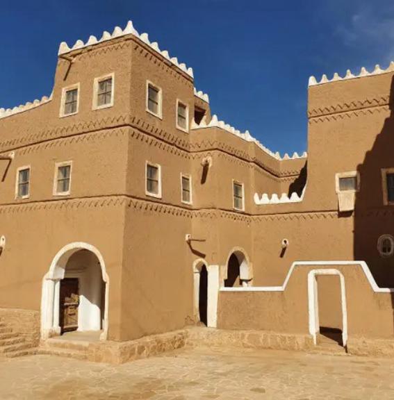 Left Carousel Image 3